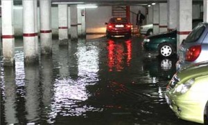 limpiar un garaje inundado