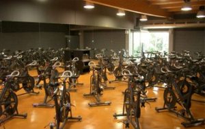 gimnasio limpio y desinfectado